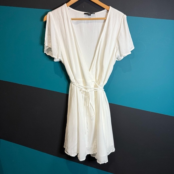 NWT LULUS Harbor Point Ivory White Flutter Sleeve Mini Wrap Dress Size M - Picture 5 of 14